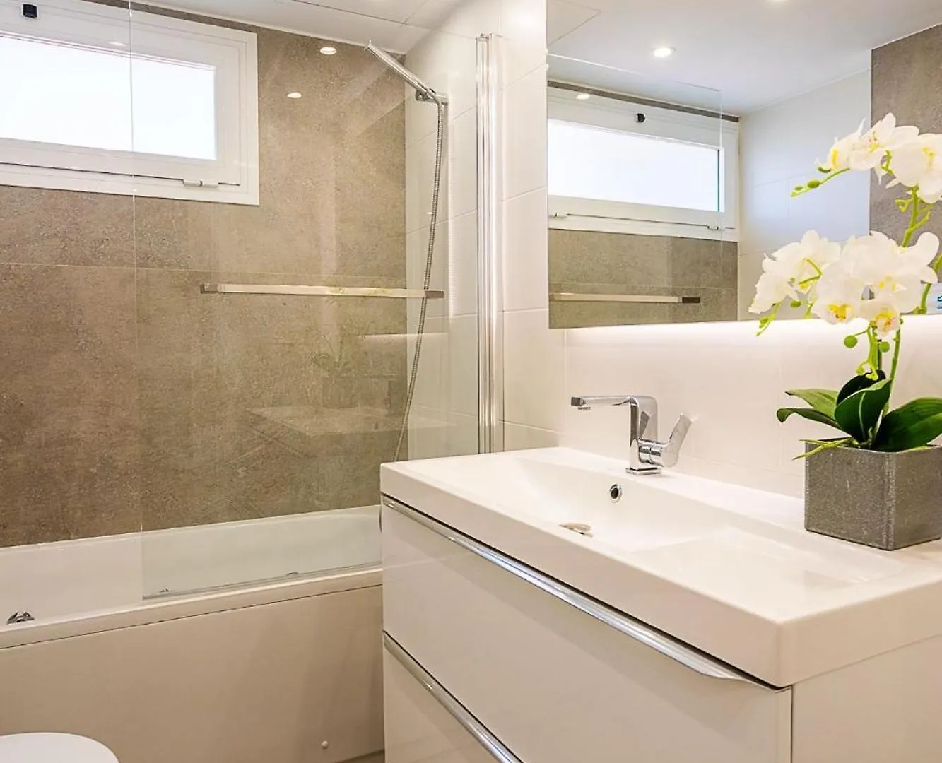 Luxe Discret Avenida Del Mar Appartement Marbella Spanje